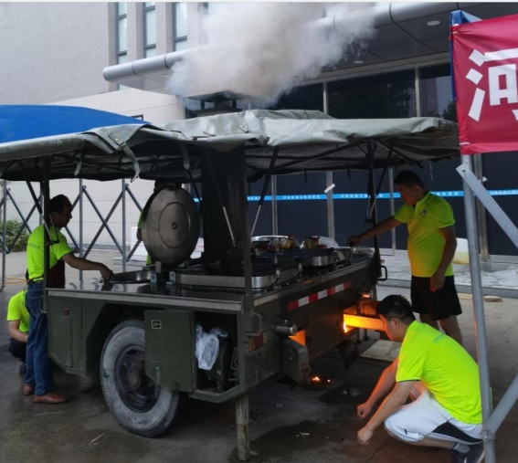 风雨同舟  守望相助 ——河南交通职业技术学院积极参与抗洪抢险工作