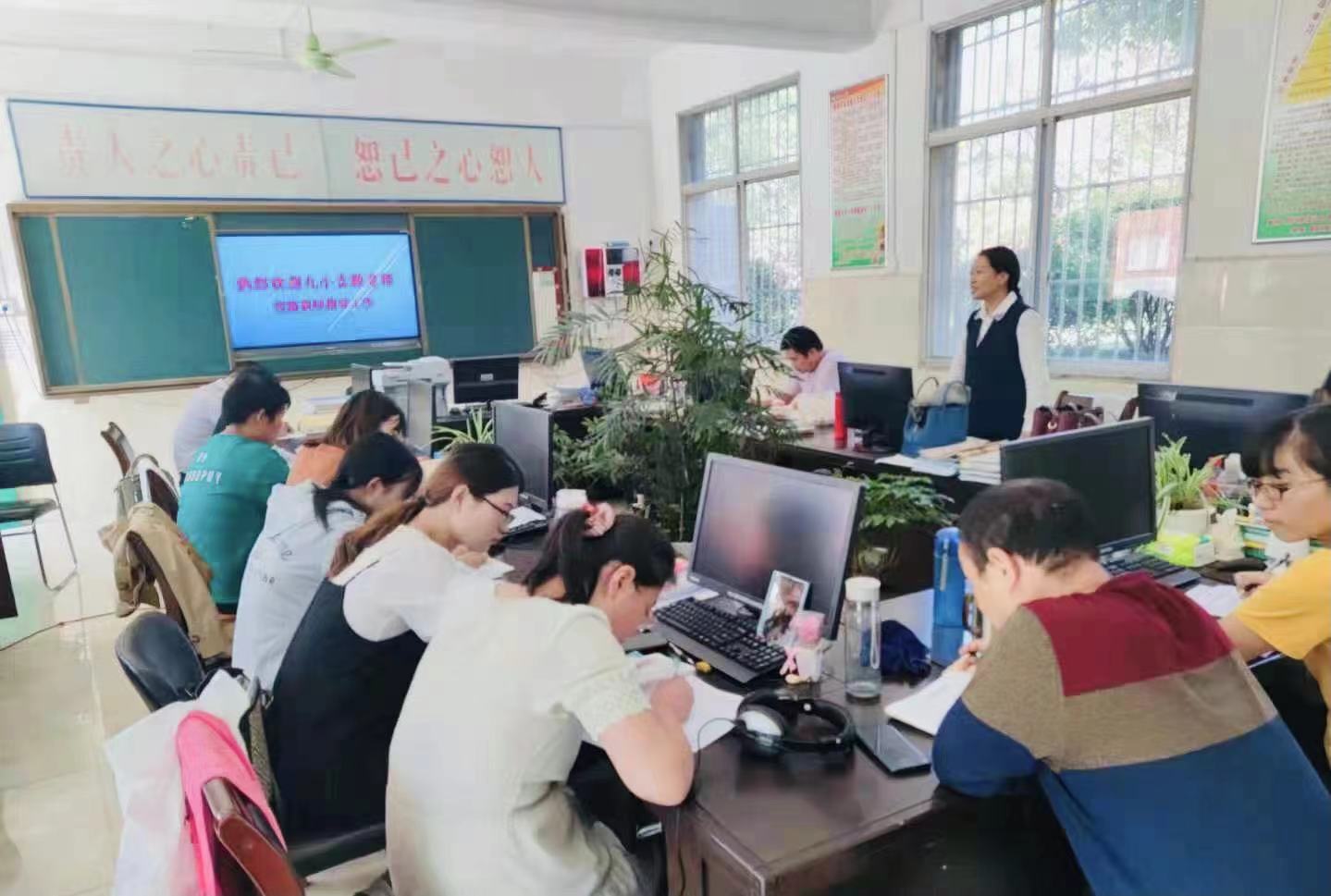 校校结对暖人心 帮扶学校见真情——内乡九小、十二小开展学校教学结对帮扶