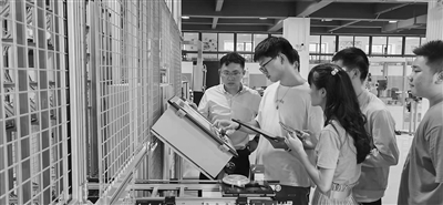 发展职业本科教育要把握六个“稳”