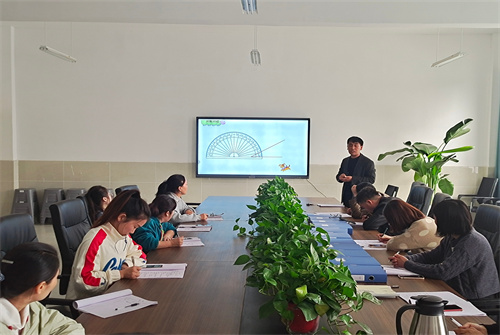 凝心聚力 专注教研——郾城区太行山路小学数学教研活动进行中