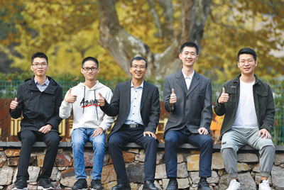 摘得国际EDA竞赛冠军，华中科技大学计算机学院90后团队—— 探前沿算法 解应用难题