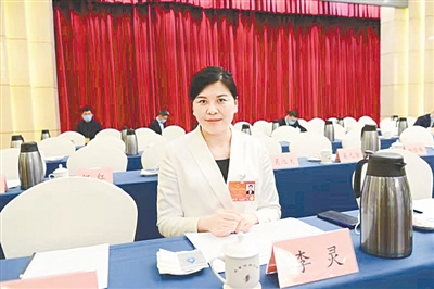 李灵：加强农村中小学生心理健康教育