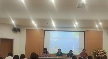登封市嵩阳中心幼儿园开展师德师风专题学习活动