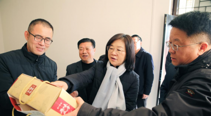 省教育厅党组书记、厅长毛杰赴尉氏县水黄村调研驻村帮扶工作