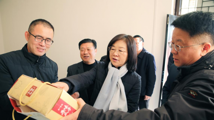 省教育厅党组书记、厅长毛杰赴尉氏县水黄村调研驻村帮扶工作