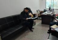 许昌市教育局党组成员、副局长李卡到分包学校暗访检查校园安全工作