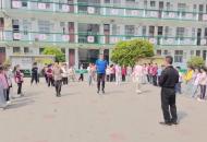 平顶山一小学校长一根绳掀起师生健身热