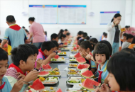 信阳市平桥区：免费午餐让乡村师生尽享美好“食”光