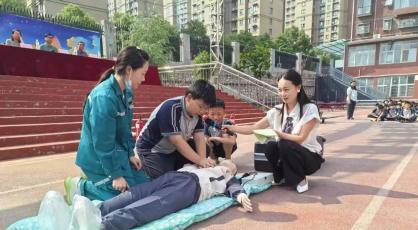 唐河：应急知识进校园 上好生命“必修课”