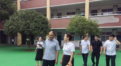 乡贤致礼  情暖杏坛